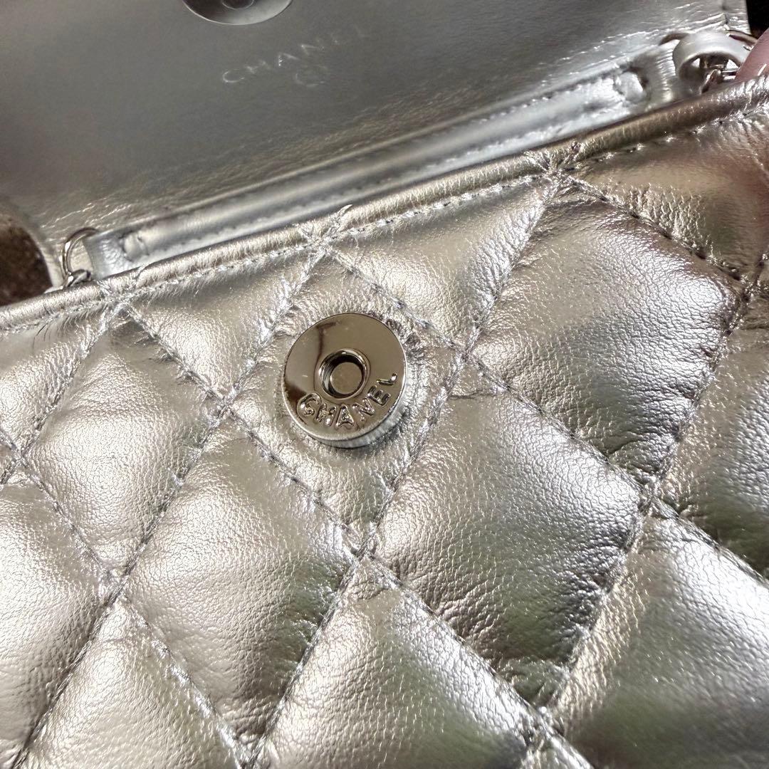 未使用♪シャネル 2023年 イヤーズギフト チェーンショルダーバッグ シルバー