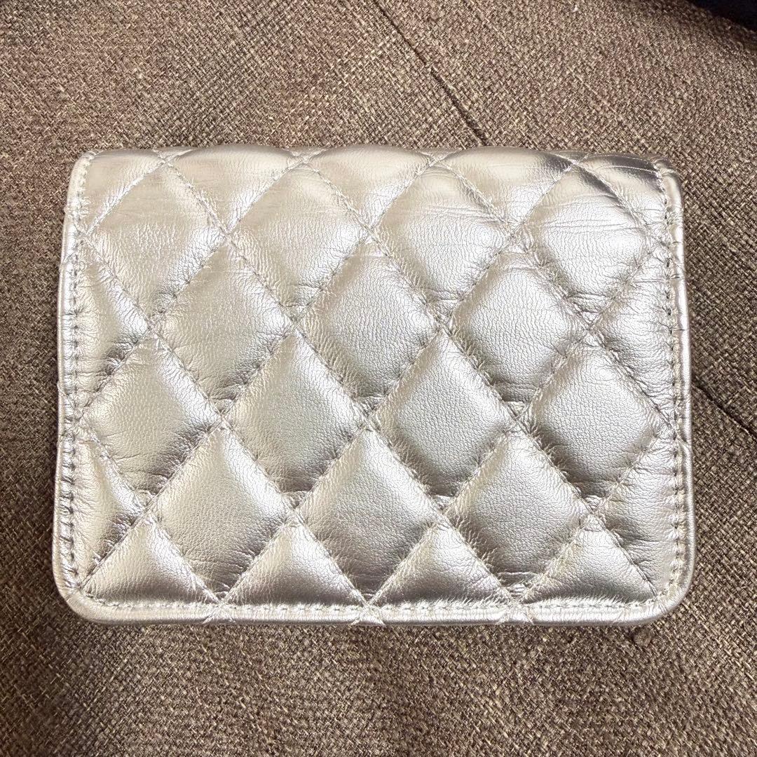 未使用♪シャネル 2023年 イヤーズギフト チェーンショルダーバッグ シルバー