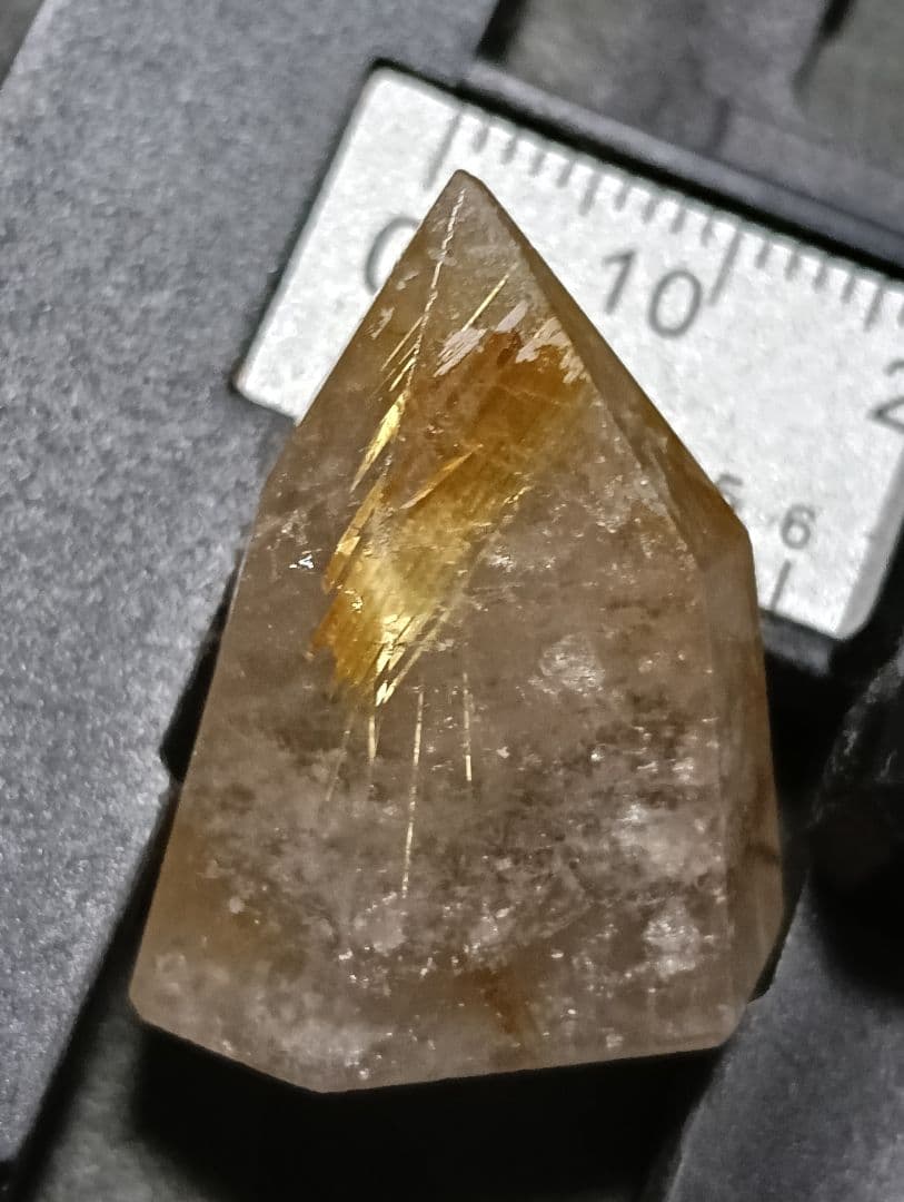 タイチンルチルクォーツポイント