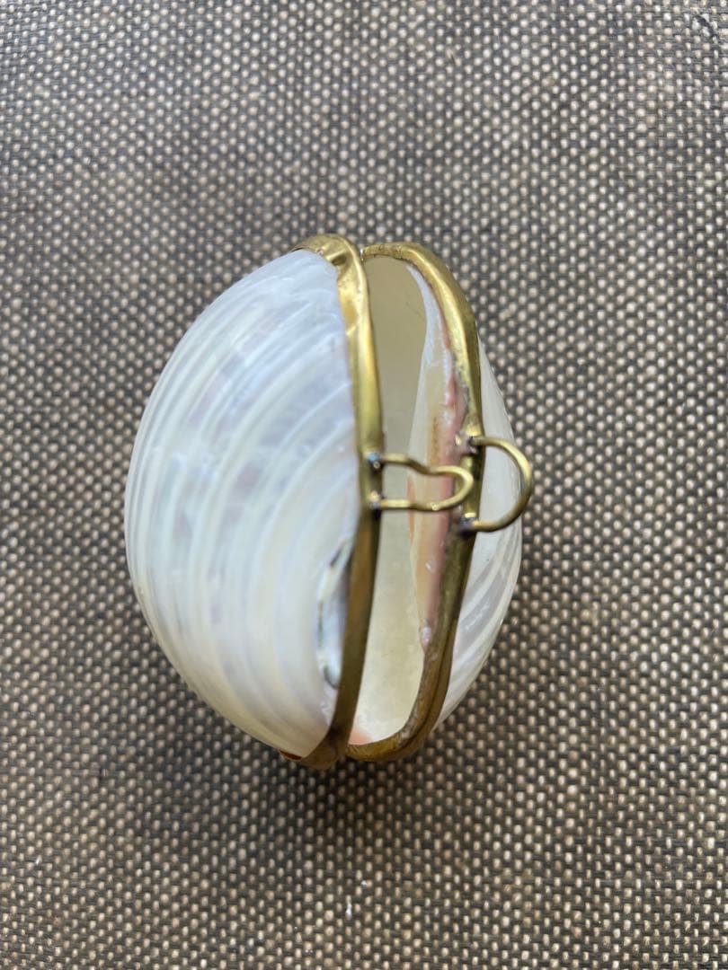 天然貝と真鍮製　白蝶貝　アクセサリーケース ロザリオケース　アミュレット