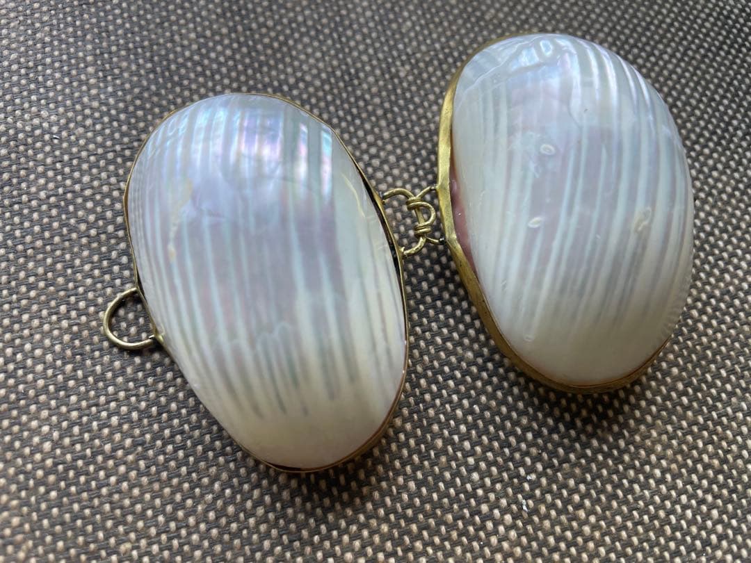 天然貝と真鍮製　白蝶貝　アクセサリーケース ロザリオケース　アミュレット