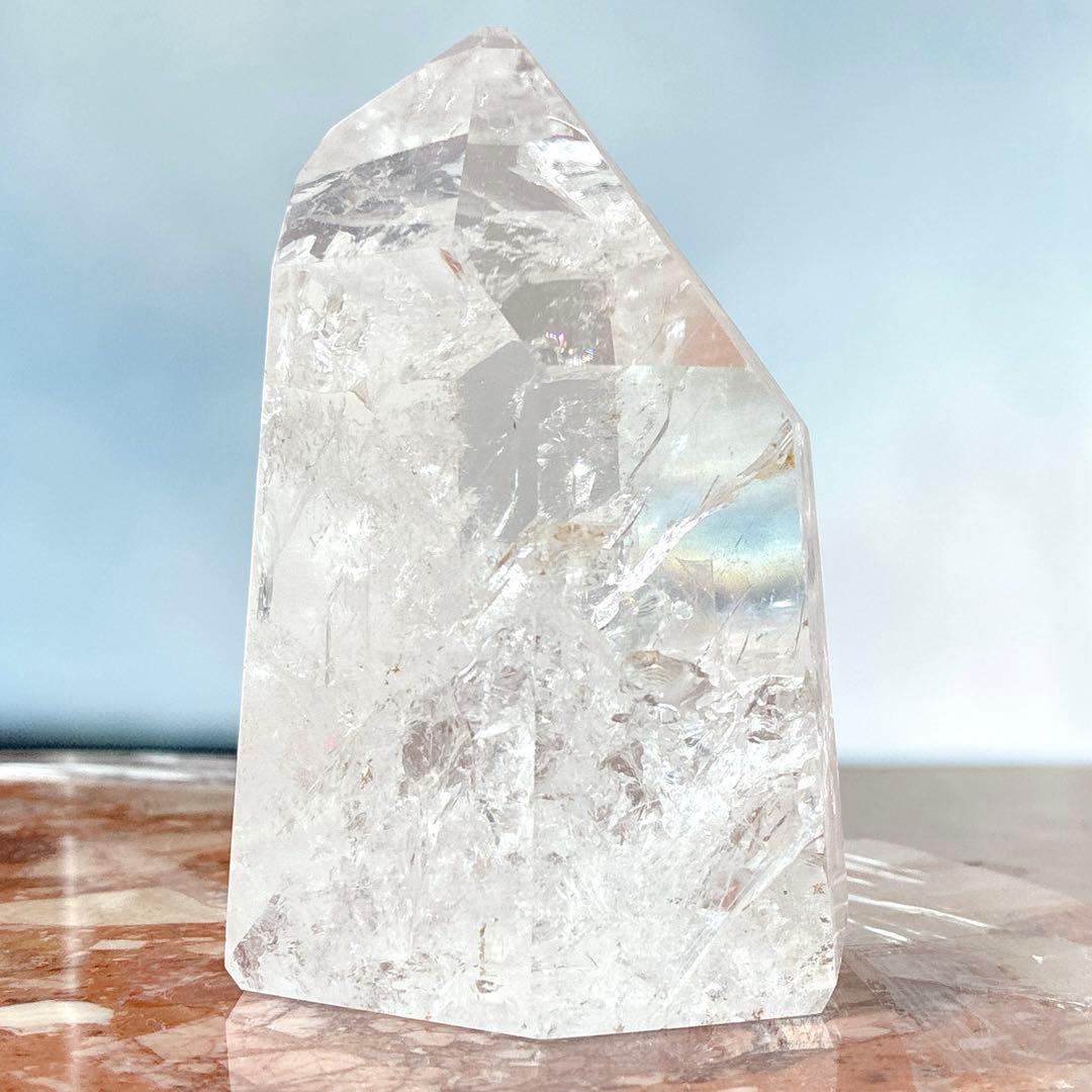 虹入り天然水晶 ロッククリスタル 六角形 595g パワーストーン レインボー