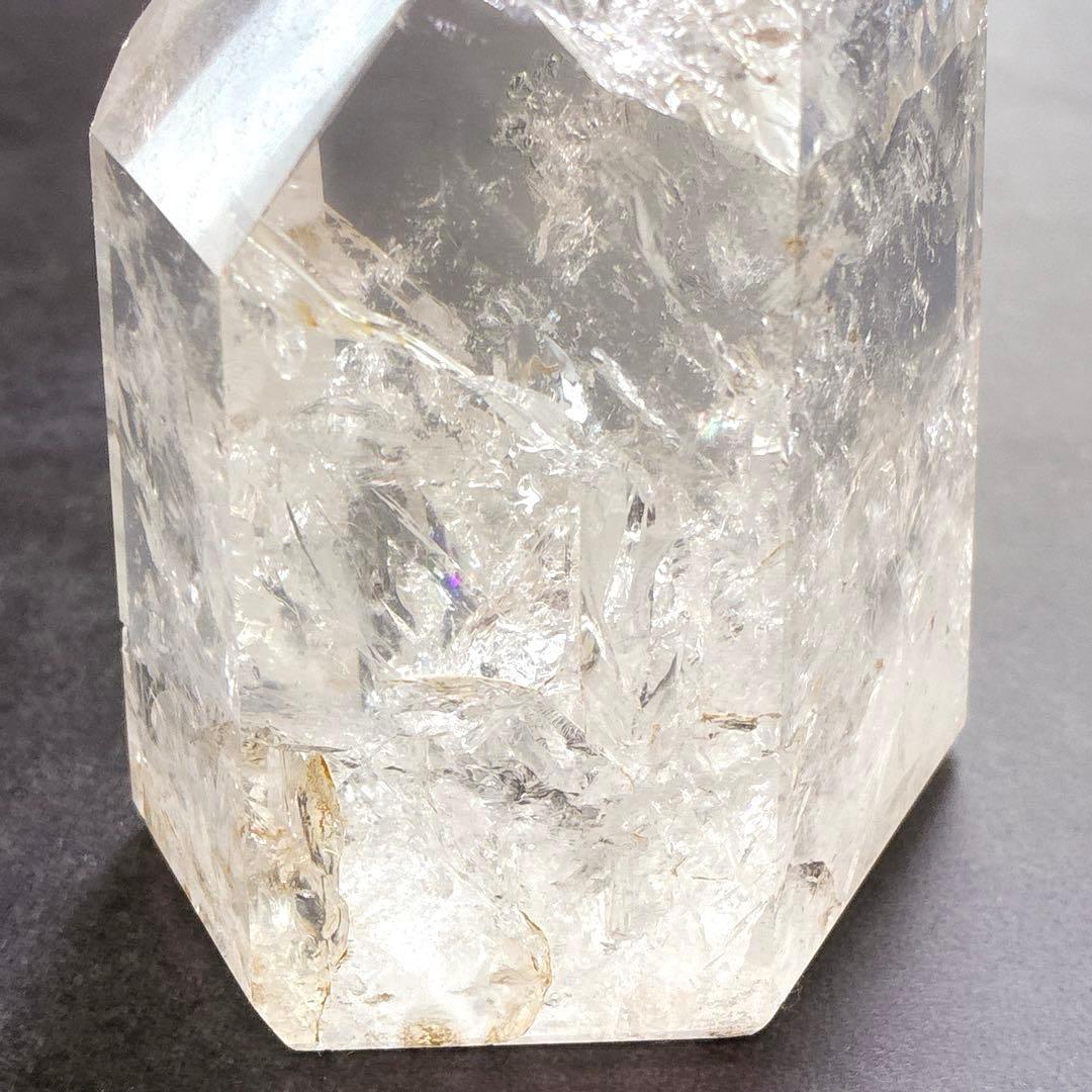 虹入り天然水晶 ロッククリスタル 六角形 595g パワーストーン レインボー