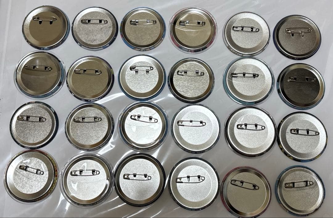 いれいす ほとけ 缶バッジ バラ売り、まとめ売り