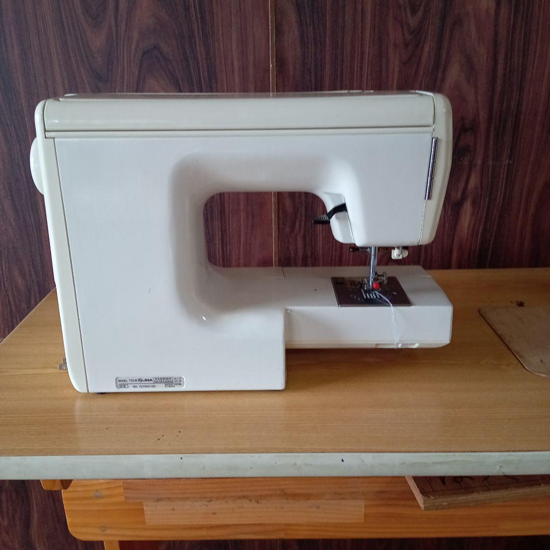 ジャノメミシン本体　分解整備済み　フットコントローラー付き