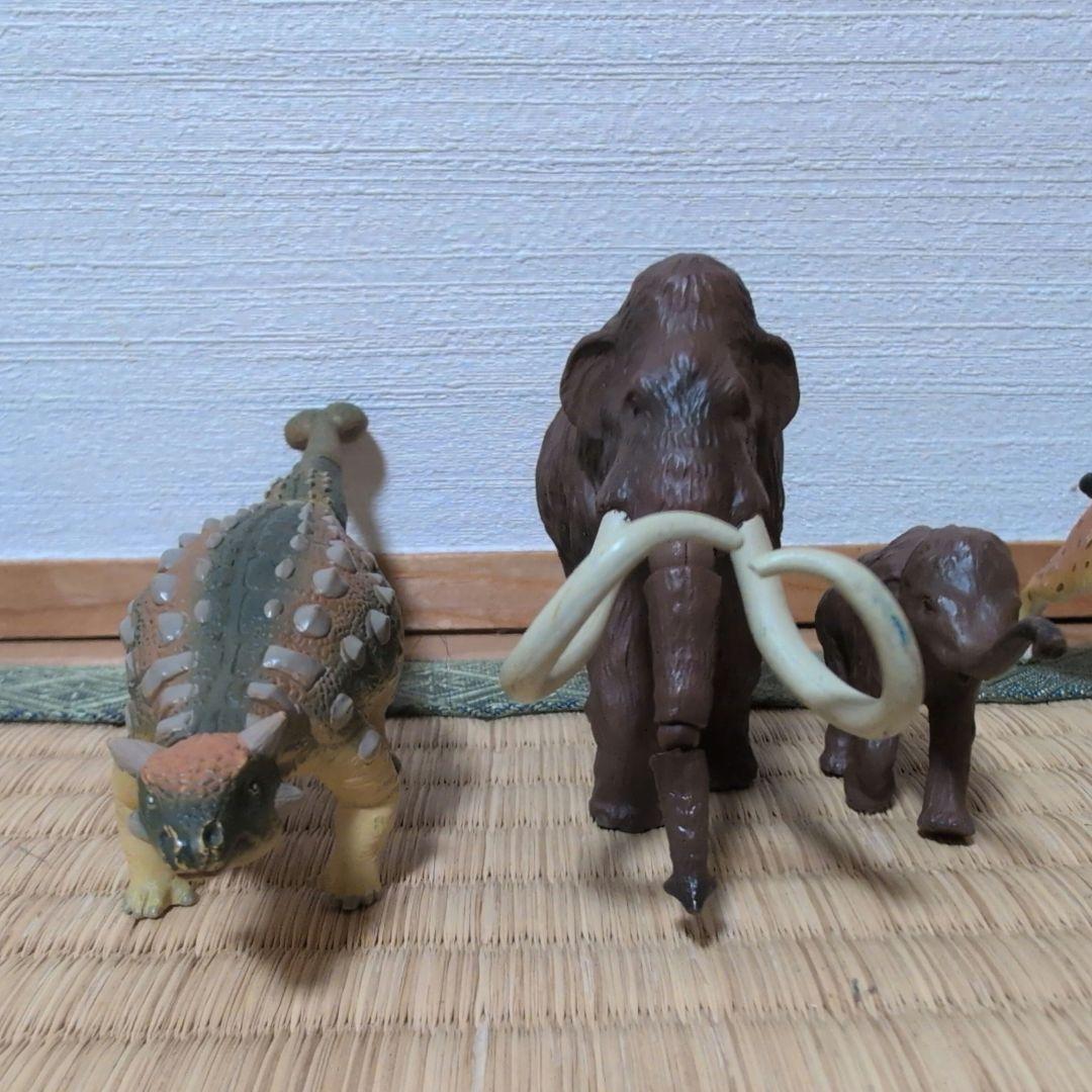 アニア　恐竜など　フィギュア　33体