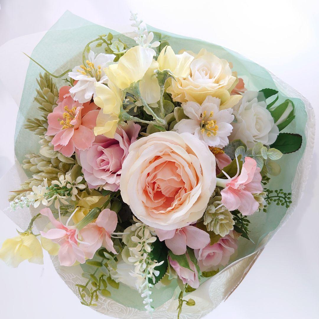 パステルカラーの花束　ブーケ　直径25cmの豪華なブーケ　パステルブーケ