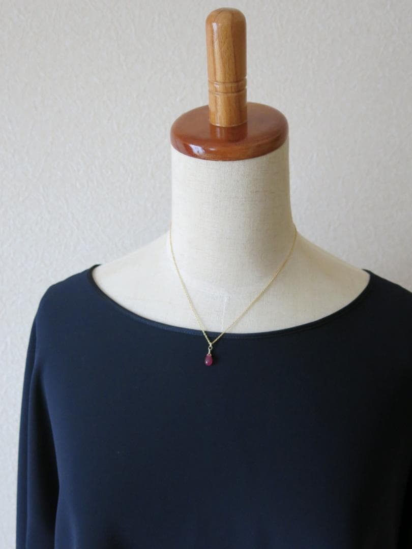 宝石質AAA　すっきりきれい　ルビーネックレス 14kgf　ドロップネックレス