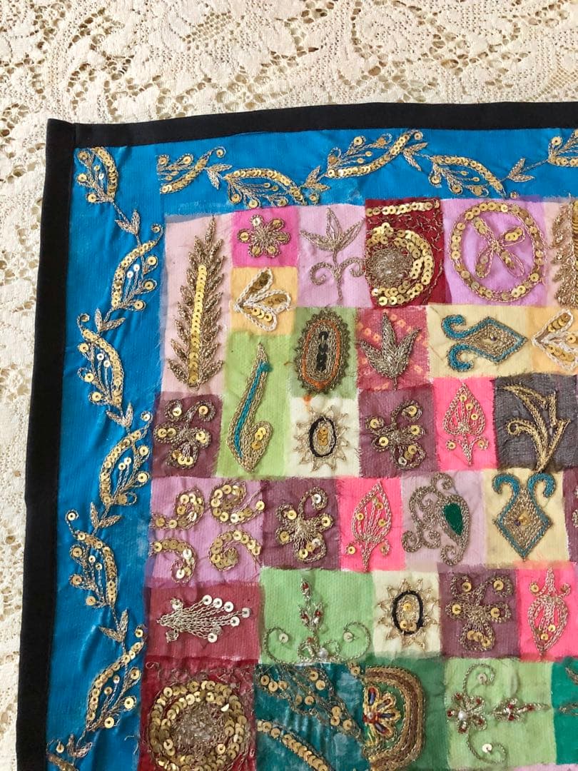 最終価格　新品　美しく素敵！インドザリ刺繍パッチワーク♪クッションカバー　2枚