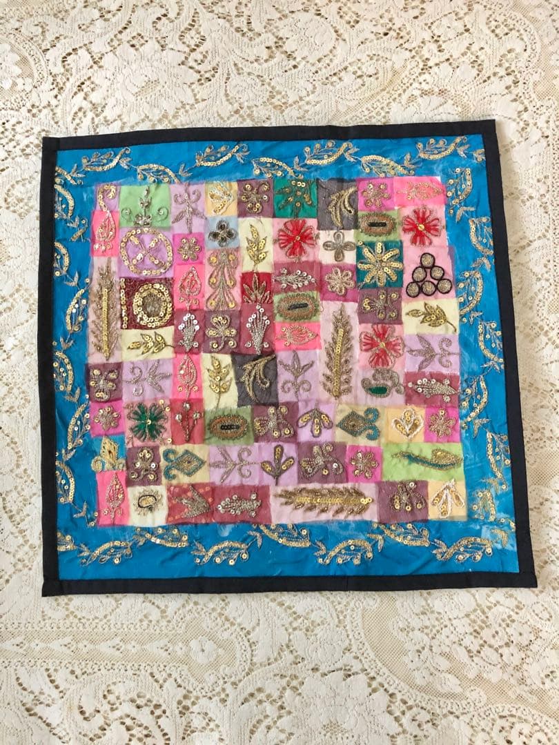 最終価格　新品　美しく素敵！インドザリ刺繍パッチワーク♪クッションカバー　2枚
