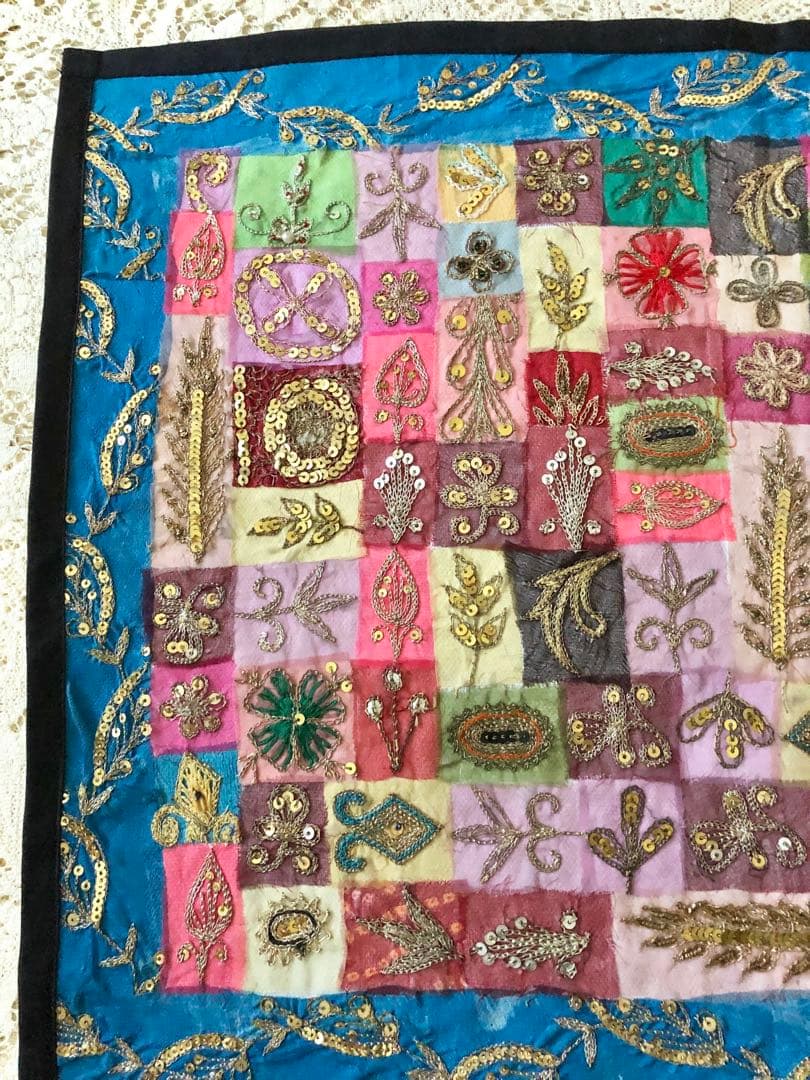 最終価格　新品　美しく素敵！インドザリ刺繍パッチワーク♪クッションカバー　2枚