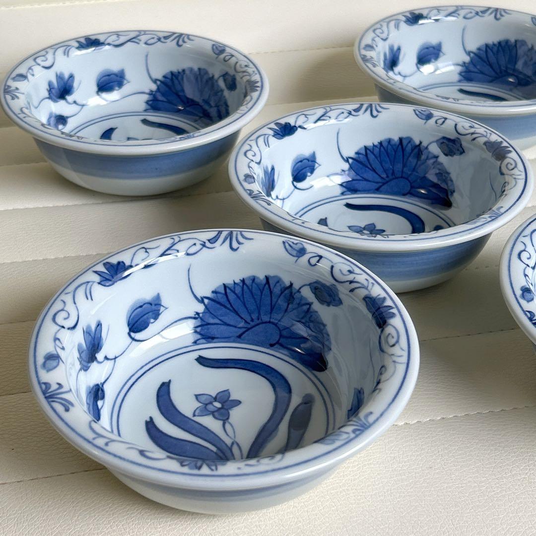 三洋陶器　龍峰窯　染付草花　小鉢揃え　5枚セット　古伊万里　和食器　煮物鉢　取鉢