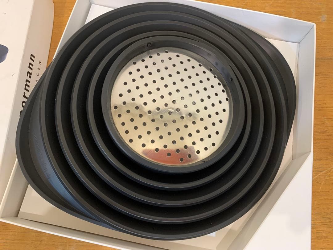 N0107-03★normann 折りたたみ式シリコンボウル 水切り 赤黄黒3点