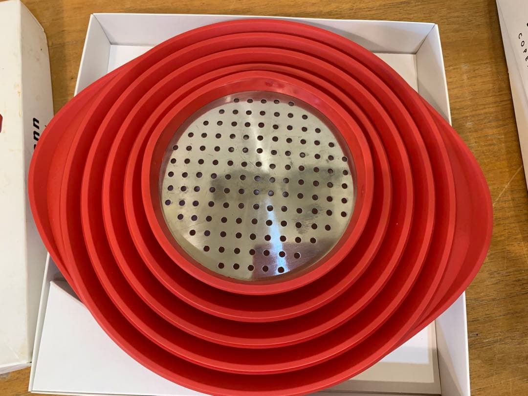 N0107-03★normann 折りたたみ式シリコンボウル 水切り 赤黄黒3点