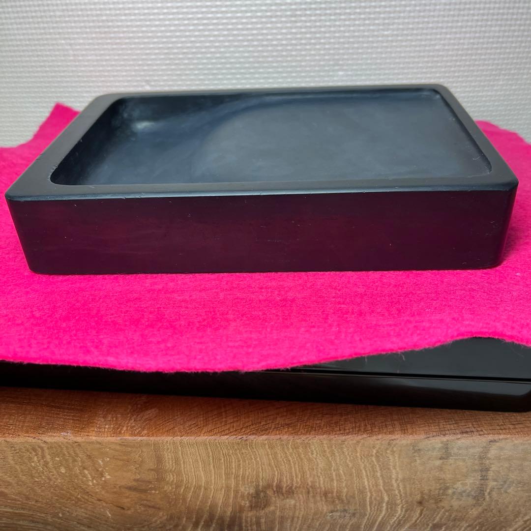 ⭕️芳龍雨畑硯　角長研　芳龍閣鑑製　四六寸大　石紋綺麗　海が深い　工芸品