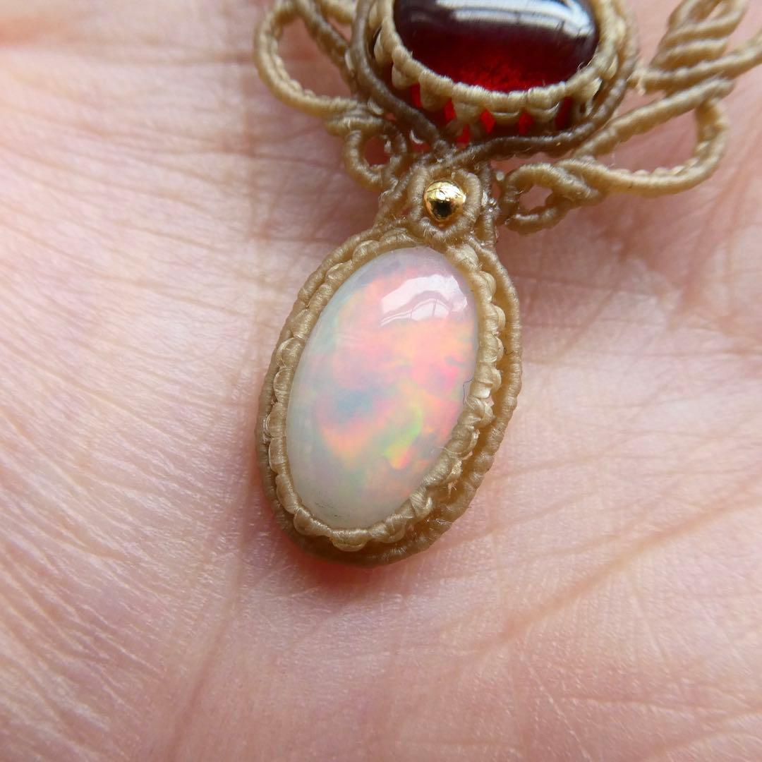 大粒オパール・ガーネットのマクラメネックレス