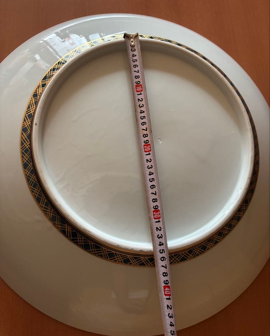 隆泉作　直径60cm 飾り皿　特大絵皿　お皿立て付き