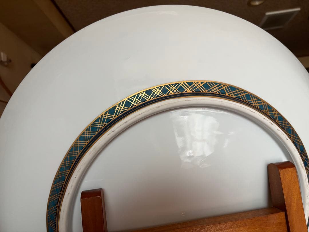 隆泉作　直径60cm 飾り皿　特大絵皿　お皿立て付き