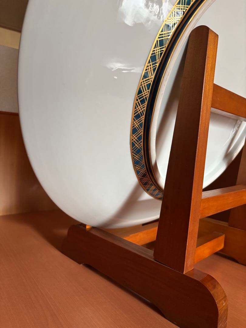 隆泉作　直径60cm 飾り皿　特大絵皿　お皿立て付き