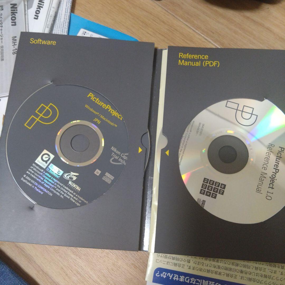 しげさん専用　Nikon D70 Kit デジタル一眼レフ 開閉式液晶カバー付き