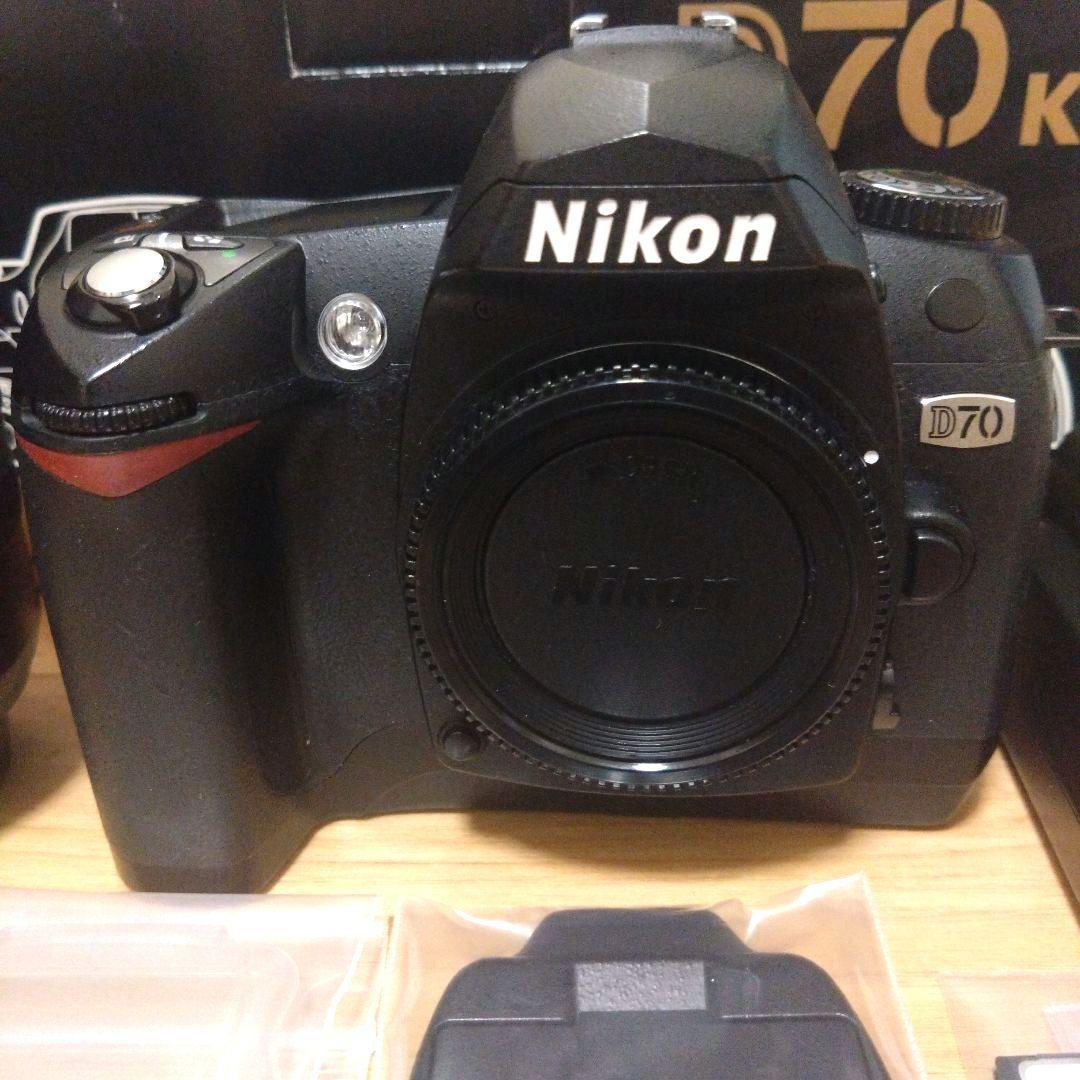 しげさん専用　Nikon D70 Kit デジタル一眼レフ 開閉式液晶カバー付き