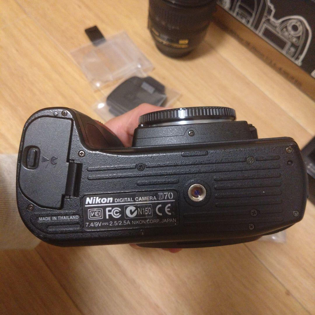 しげさん専用　Nikon D70 Kit デジタル一眼レフ 開閉式液晶カバー付き