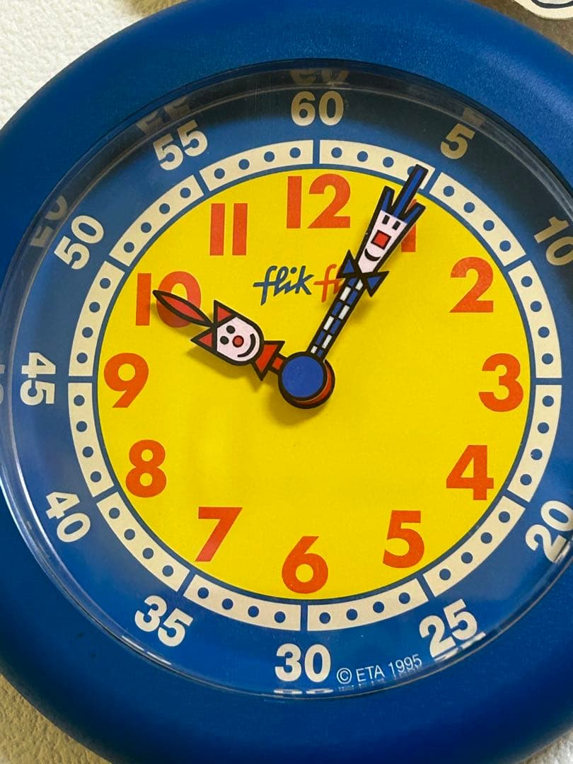 レトロポップ　FlikFlakの壁掛け時計　振り子時計　Swatch スウォッチ