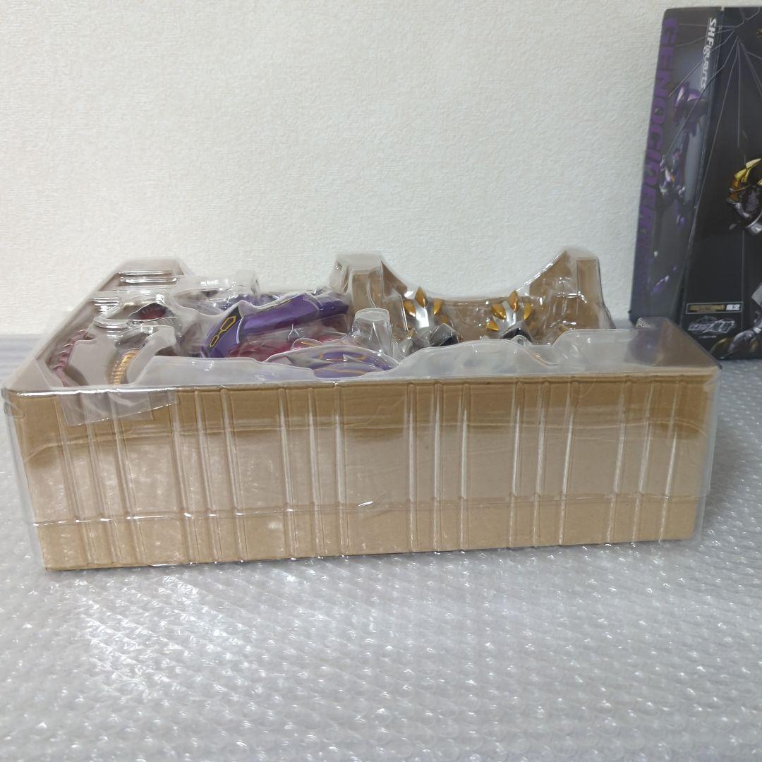 【限定・未使用品】S.H.フィギュアーツ ジェノサイダー 仮面ライダー龍騎 王蛇