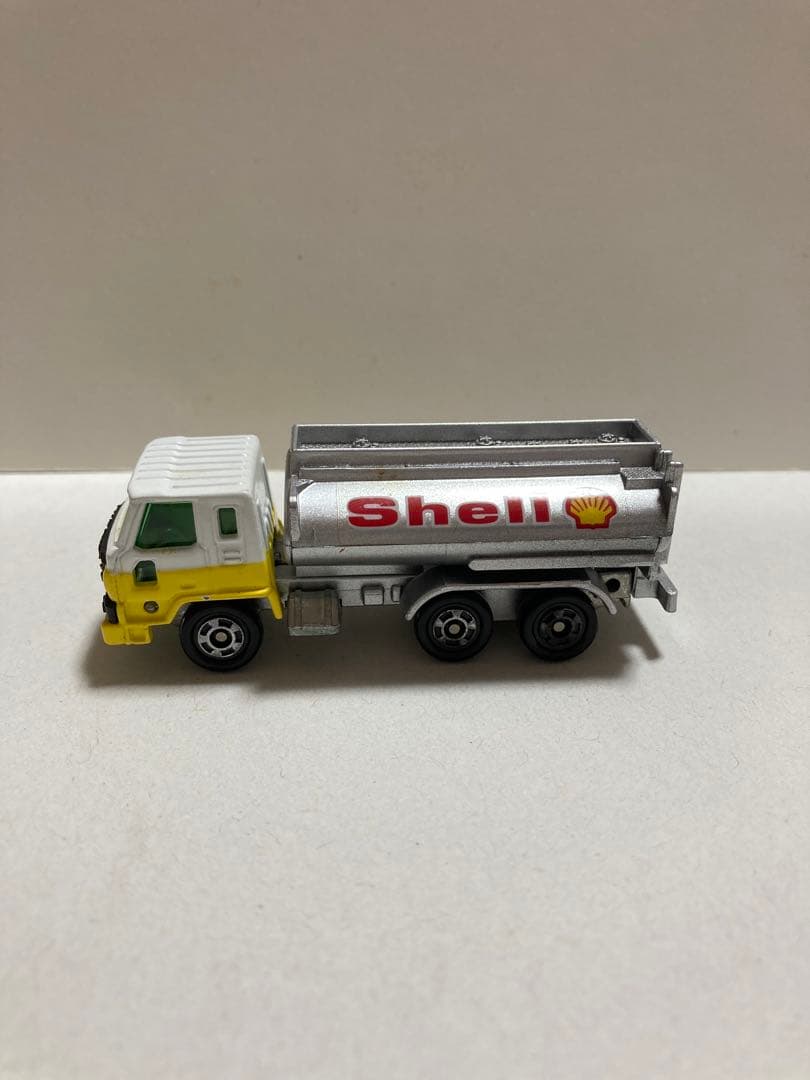 トミカ日産ディーゼルタンクローリー(UK.ヨーロッパ仕様)安くなりました
