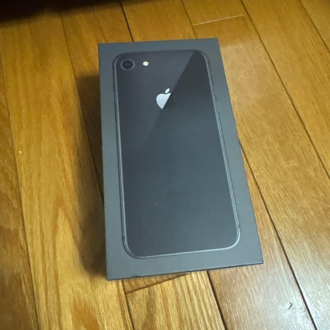 お*り様 iPhone8 ブラック　64GB