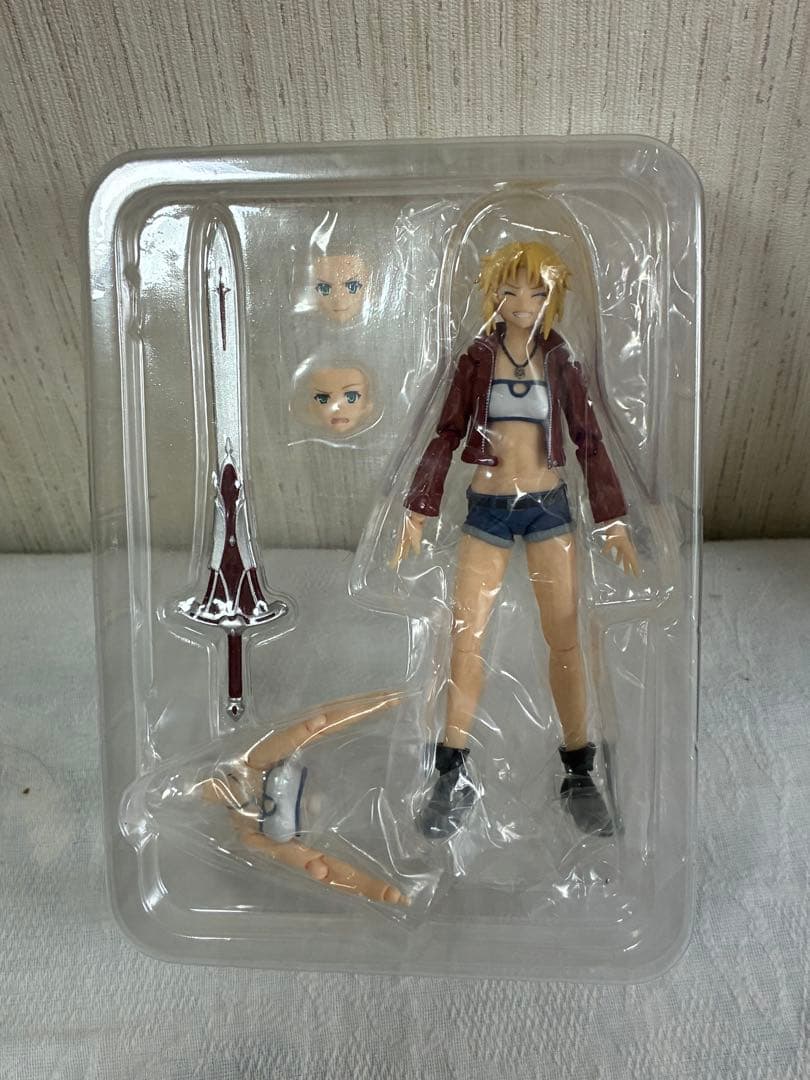 [開封使用] figma 474 赤のセイバー/モードレッド私服　ver.