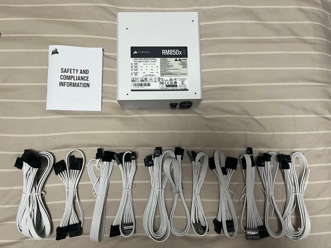 【新品未使用】Corsair RM850x SHIFT White 850W