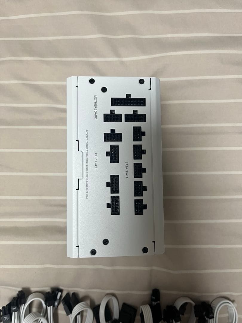 【新品未使用】Corsair RM850x SHIFT White 850W