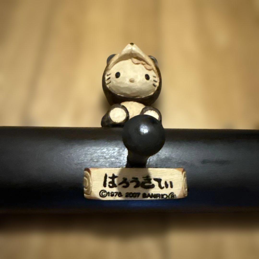 ハローキティ　木彫り