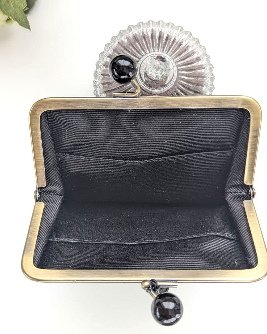 214　ブラックのお財布　ミドルウォレット　本革