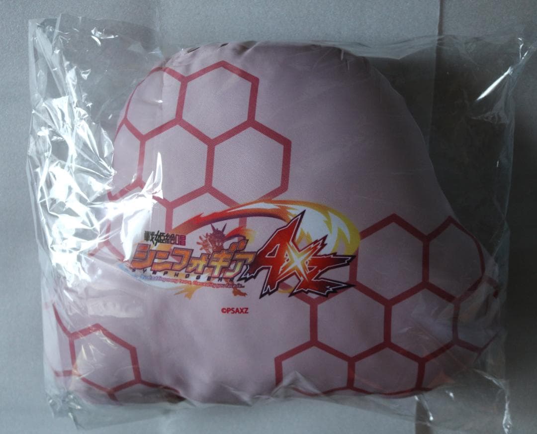 ⭕️戦姫絶唱シンフォギア⭕️　雪音クリス ダイカットクッション
