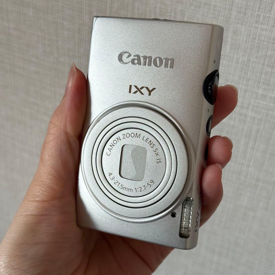 Canon IXY 220F コンパクトデジタルカメラ シルバー