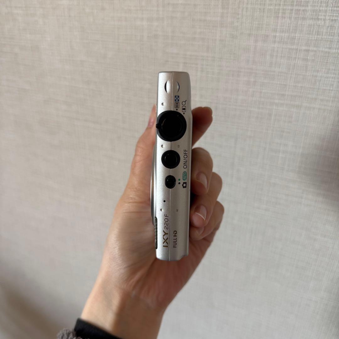 Canon IXY 220F コンパクトデジタルカメラ シルバー