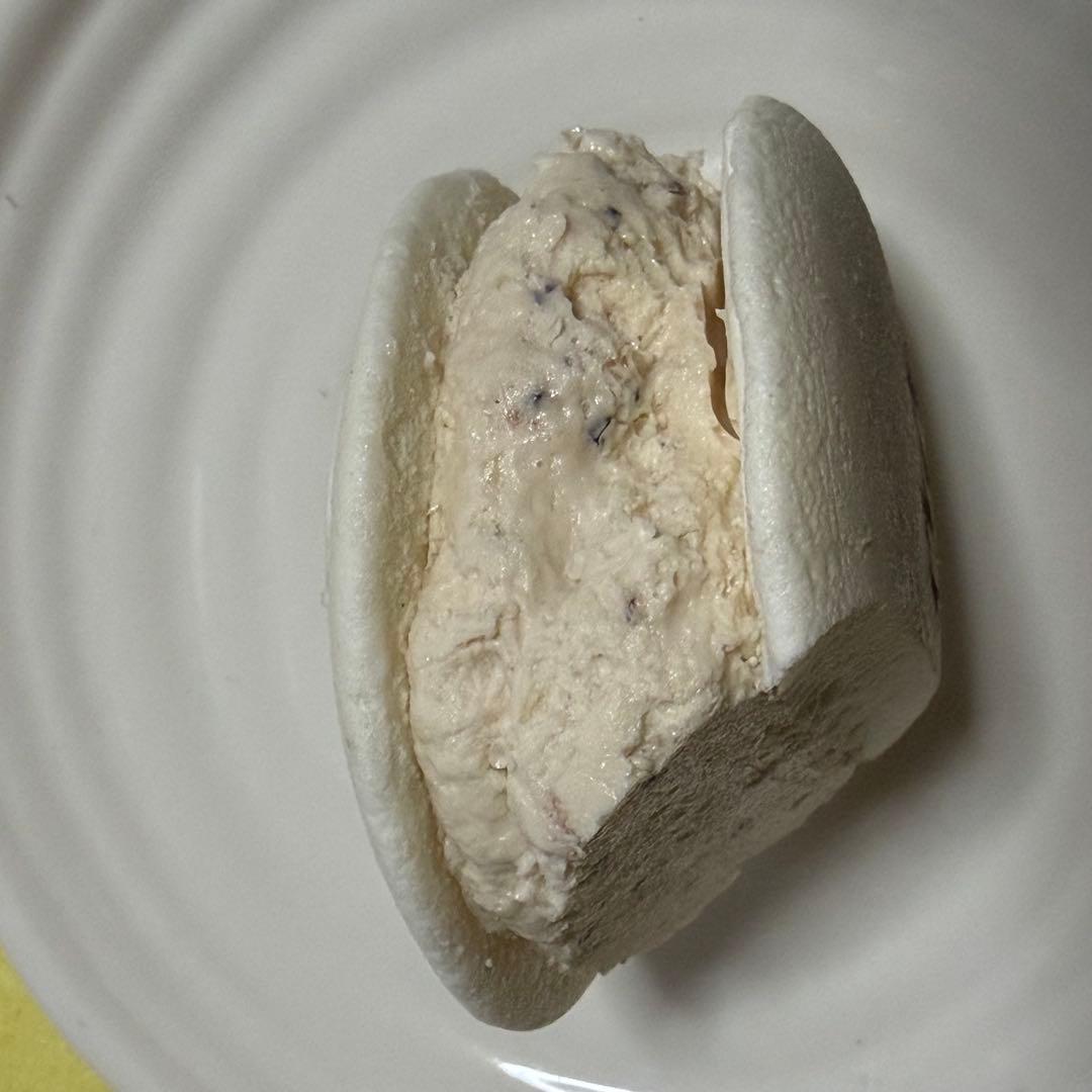 もちどら焼き風サンド｜超分厚いクリームたっぷり和スイーツ