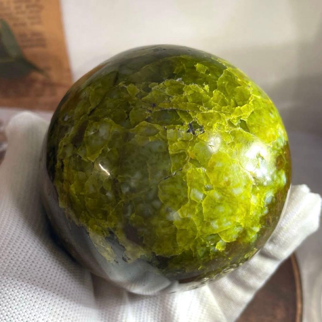 天然石　希少　天然グリーンオパール　　大玉スフィア　78ミリ【台座付き】