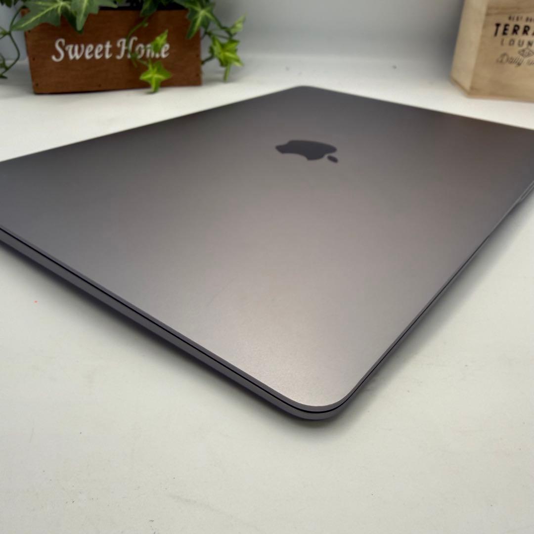 【未使用品に近い】MacBook Air M1/8/256/13.3\"