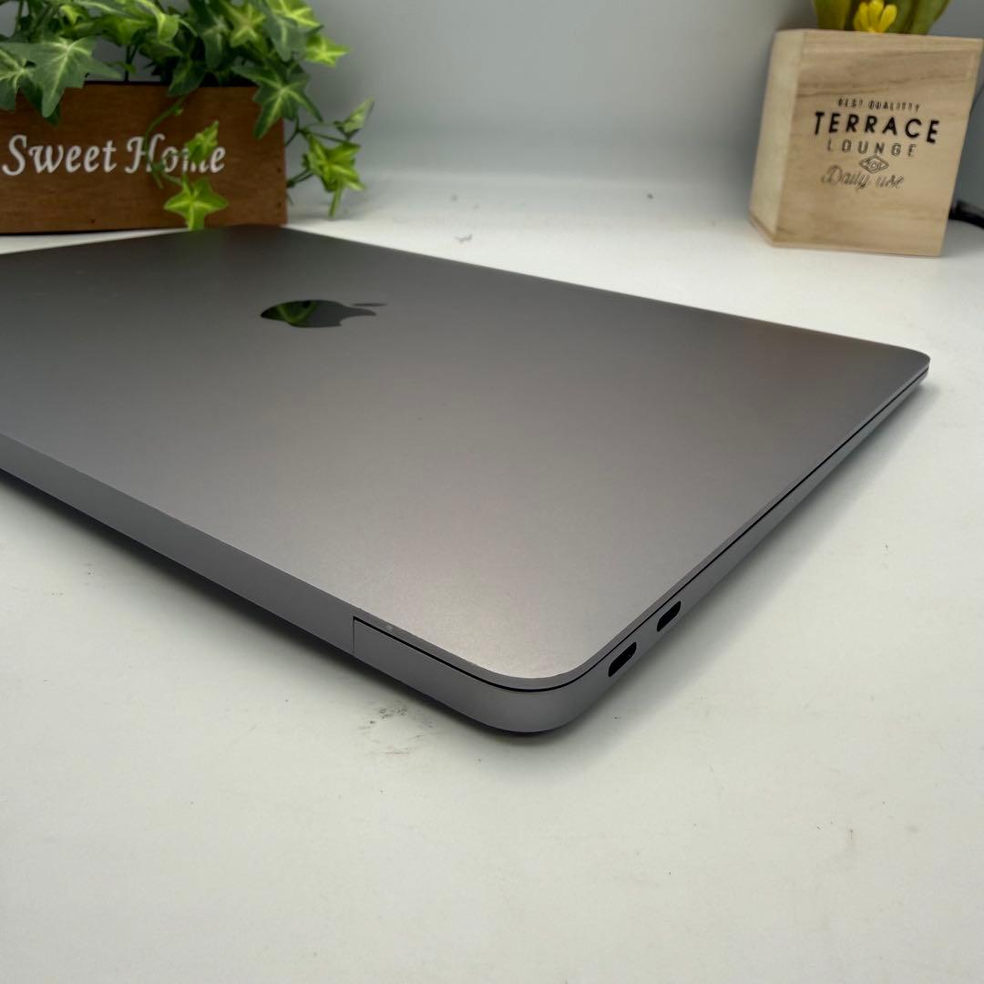 【未使用品に近い】MacBook Air M1/8/256/13.3\"