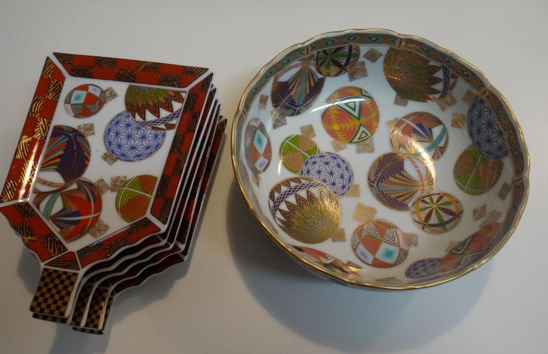 ★前畑陶★庫山窯 色絵手まり　 羽子板銘々皿　５枚セット と手毬模様の中鉢★
