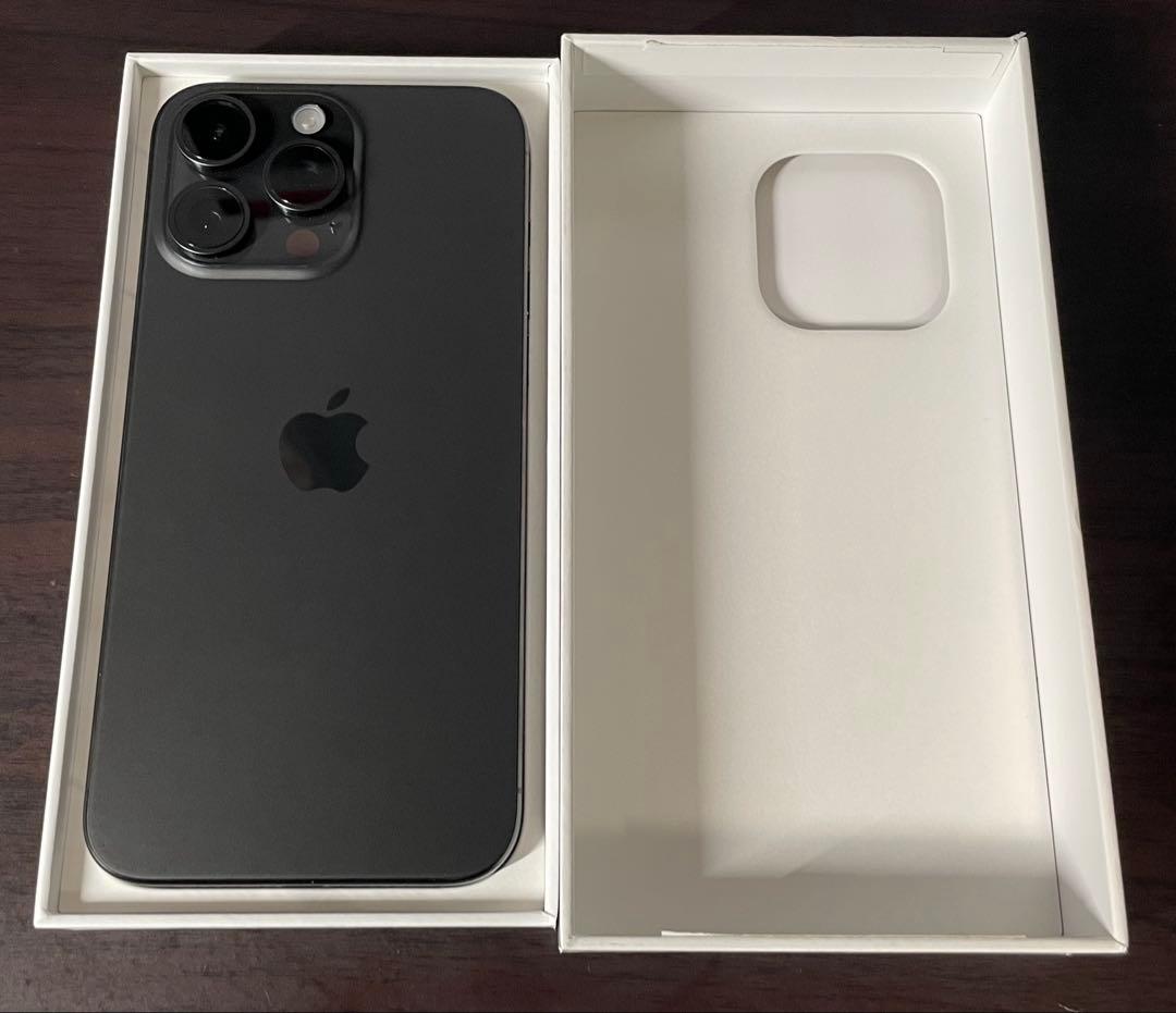 【美品】Apple iPhone 15 ProMax スペースブラック 本体