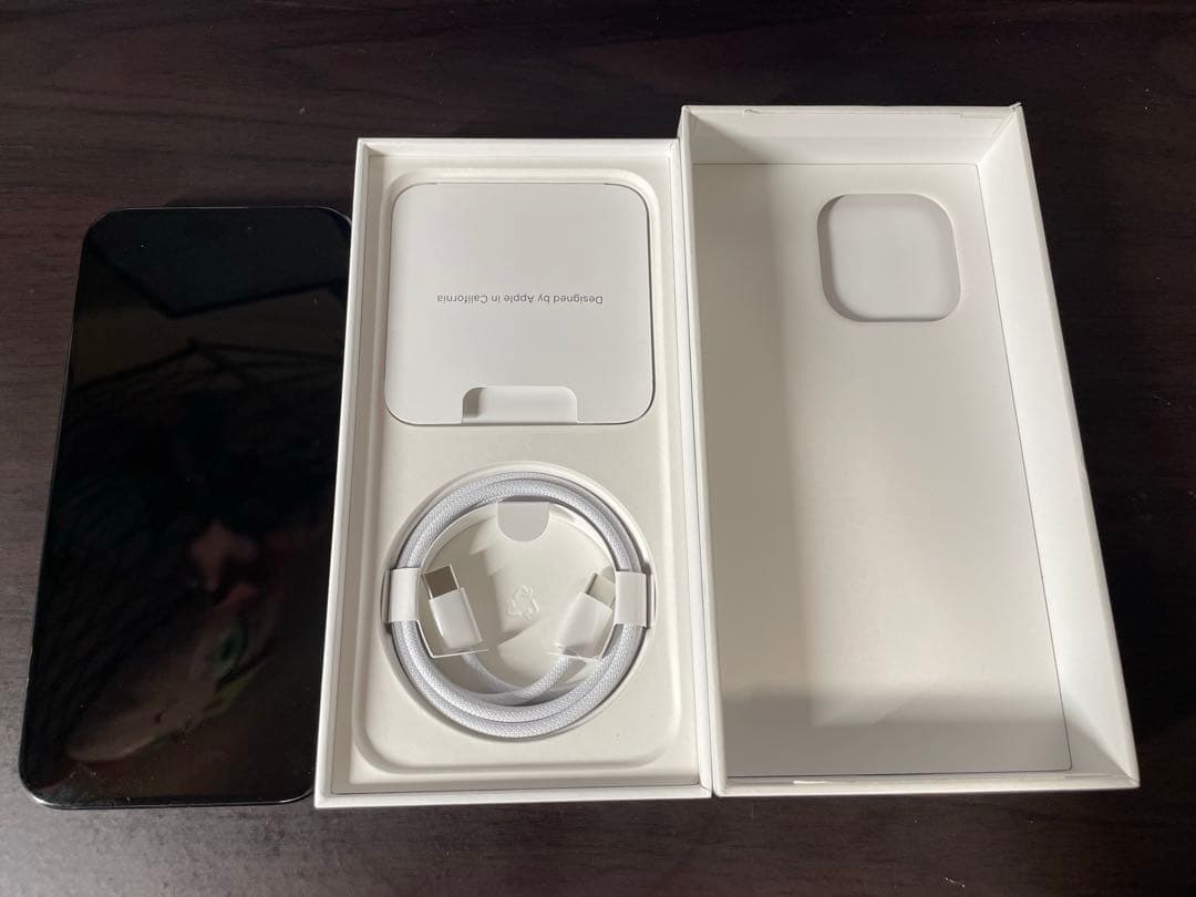 【美品】Apple iPhone 15 ProMax スペースブラック 本体