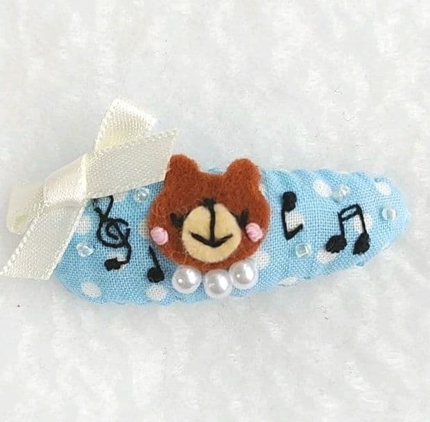 鼻歌くまさん♡5センチパッチンピン♡水色ドット