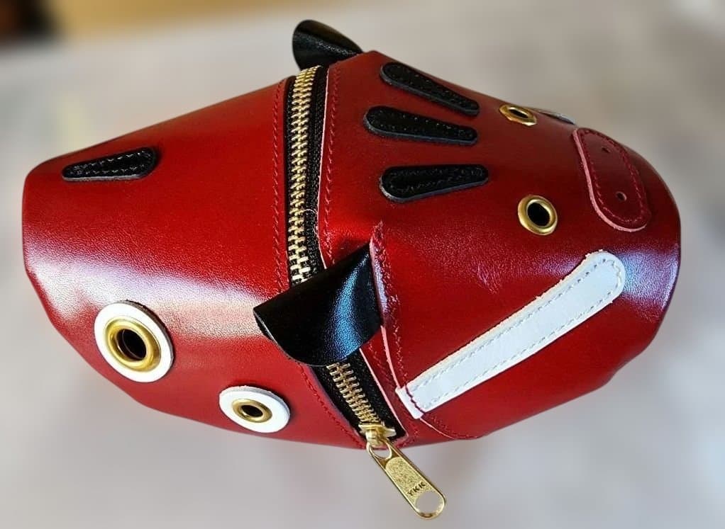 赤べこポーチ 革製品　かばんばか
