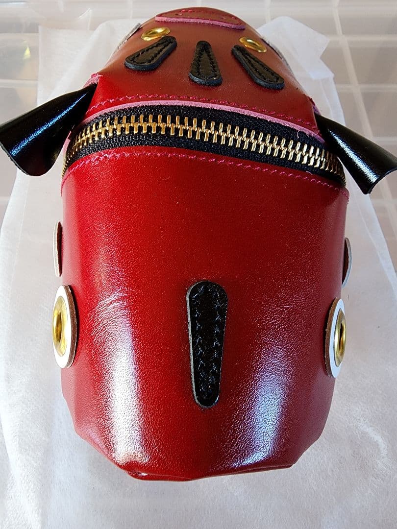 赤べこポーチ 革製品　かばんばか