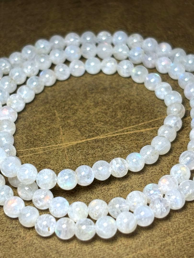 マダガスカル産　レインボームーンストーン3連ブレス4.7㎜（新品未使用）希少