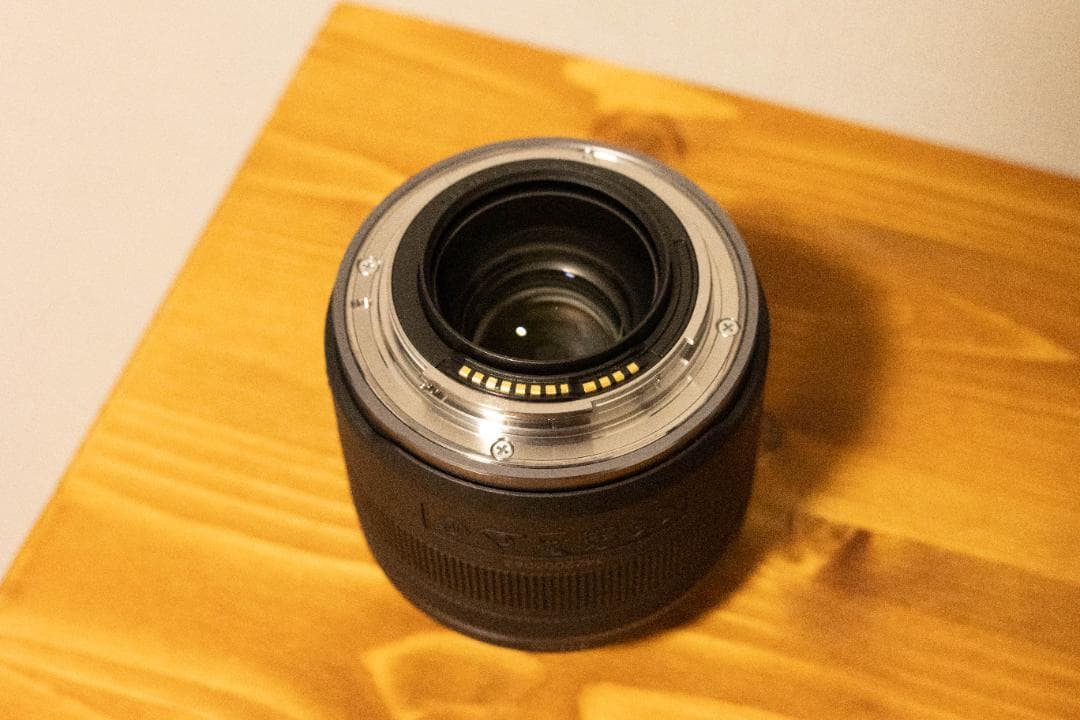Canon RF 35mm F1.8 MACRO IS STM レンズ
